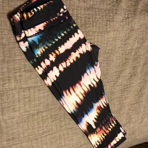 Lucy capris size large
